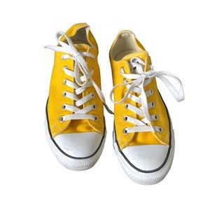 Chuck Taylor all star tennis shoes Yellow. Gender Unisex Mens 9 Womens 7
